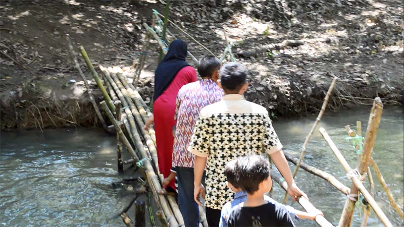 foto-pemandangan-wisata-goa-liang-tapah-tanjung-kalsel-muara-uya-jembatan