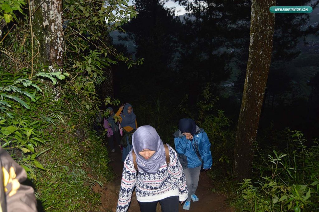 perjalanan-malam-gunung-andong